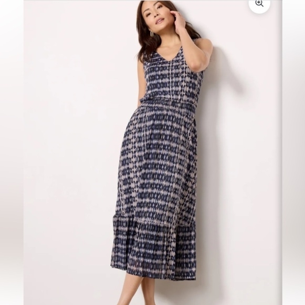 Evereve Navy & White Sleeveless V-Neck Tie-Dye Midi Dress